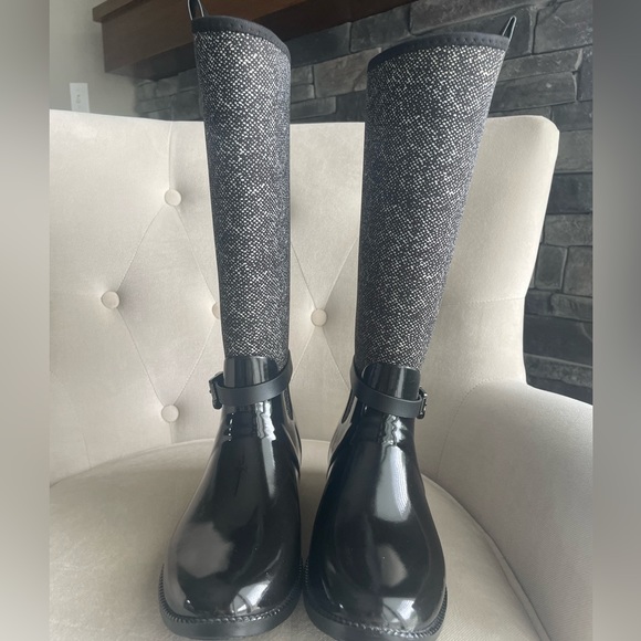 Michael Kors MK Charm black and white Rain boots Size 9 - Picture 4 of 13